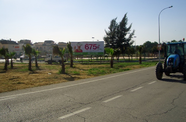 Valla publicitaria en La Algaba - Salida de la Algaba (Sevilla)